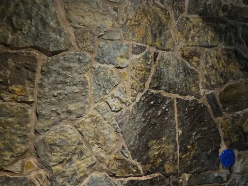 Cracked grout and mortar joint before professional repair